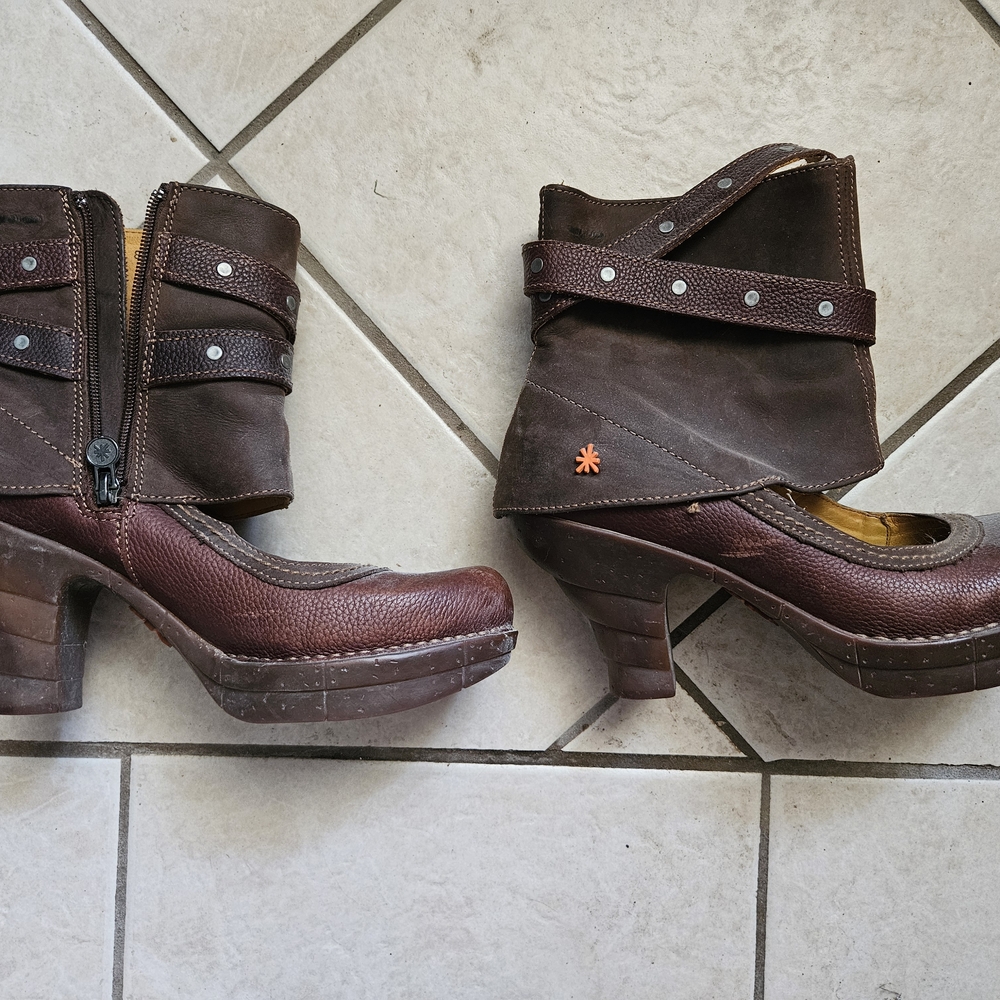 Stylish Brown Leather Ankle Boots